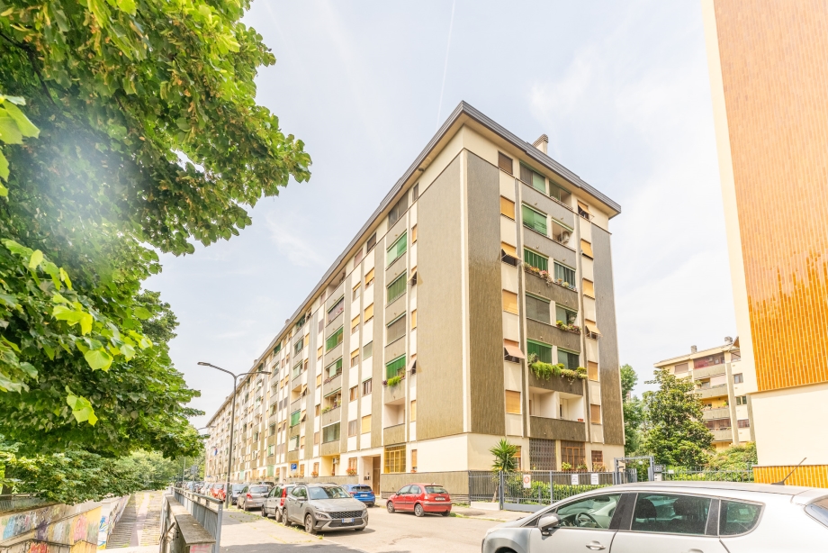 Appartamento in condominio di 2 locali MILANO-COMASINA di 80 mq