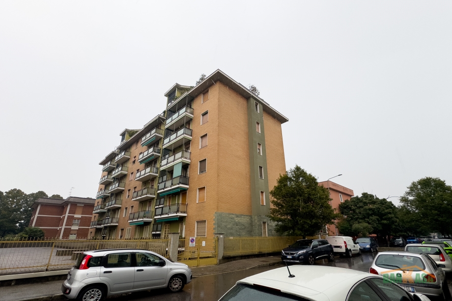 Appartamento in condominio di 2 locali BRESSO di 80 mq