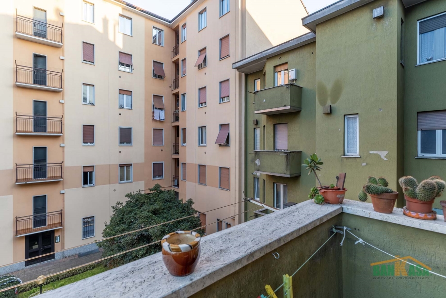 Appartamento in condominio di 2 locali BRESSO di 75 mq