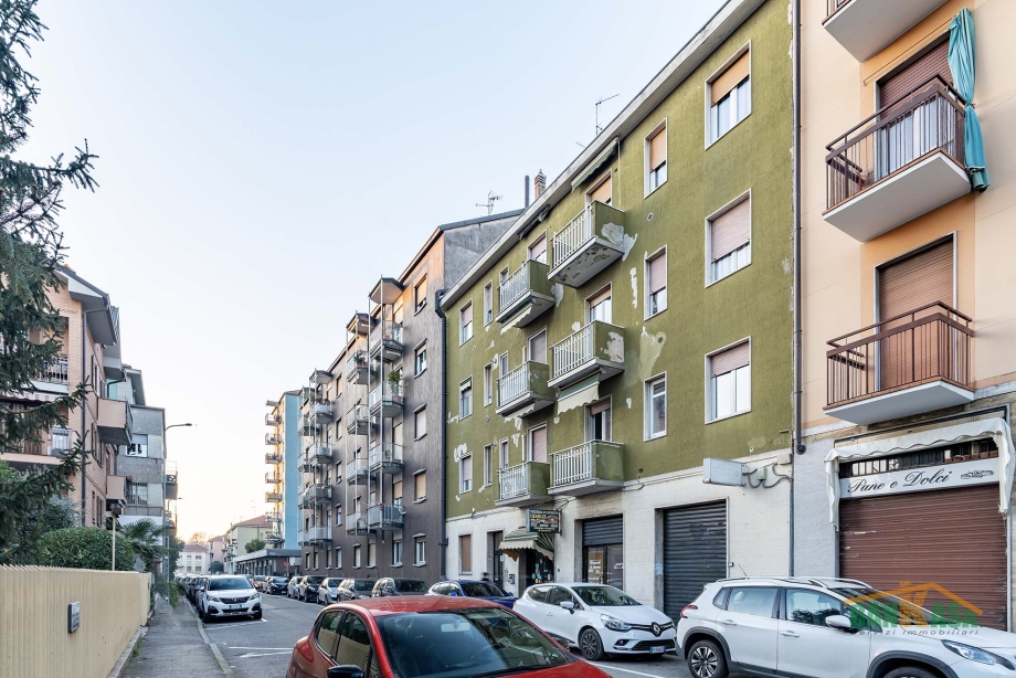 Appartamento in condominio di 2 locali BRESSO di 75 mq